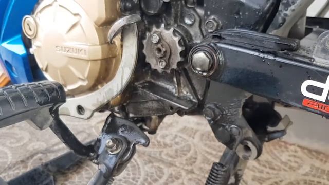 Effective way to Clean Drive chain and sprocket of Motorcycle смотреть онлайн