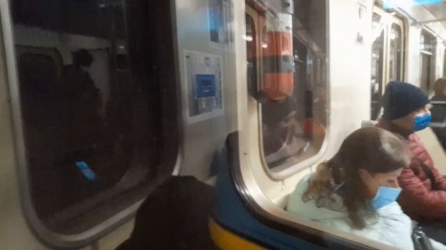 Путешествие в метро Киев. М1. Нивки-Университет смотреть онлайн