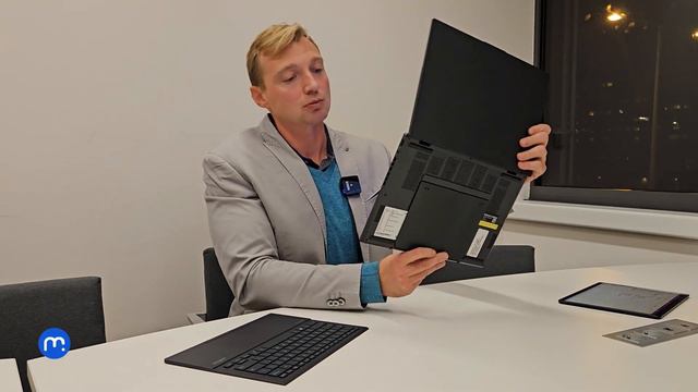 Tohle je unikátní ASUS Zenbook Duo se dvěma displeji naživo! смотреть онлайн