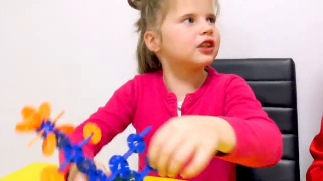ЧЕЛЛЕНДЖ КОНСТРУКТОР делаем фигурки КТО ПОБЕДИТ CHILDREN'S coloring designer WHO WINNER смотреть онлайн