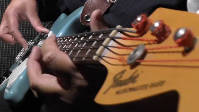 1973 Fender Musicmaster bass - vintage guitar demo смотреть онлайн