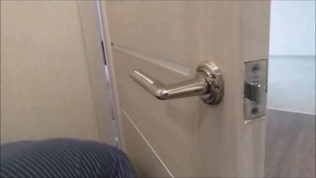 УСТАНОВКА ДВЕРНОЙ РУЧКИ в межкомнатную дверь / Монтаж НАЖИМНОЙ РУЧКИ в межкомнатную дверь смотреть онлайн