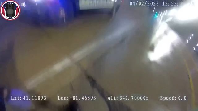 Man with gun tased after running from the cops смотреть онлайн
