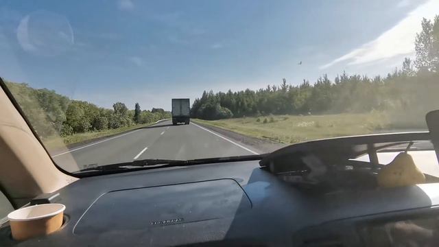 Саликовы. Не обычно нас встречает Саратовская обл.Вокруг много полей. Дорога отличная. Осталось 130 смотреть онлайн