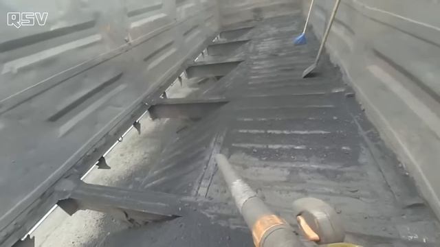 РЕАКТИВНАЯ очистка грузовых вагонов от мусора! Вагонник. Железная дорога. смотреть онлайн