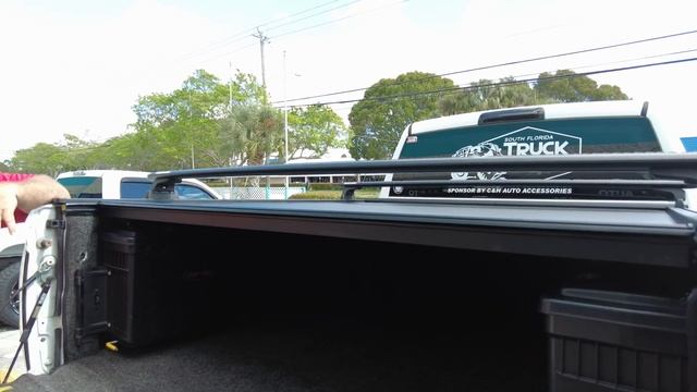 Roll n Lock E Series XT , Bedrug , Rhino Racks on Ram 1500 Classic review by C&H Auto Accessories смотреть онлайн