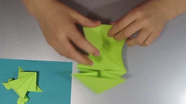 ПРЫГАЮЩАЯ ЛЯГУШКА - ОРИГАМИ. Из Бумаги для Детей Своими Руками. Видео смотреть онлайн