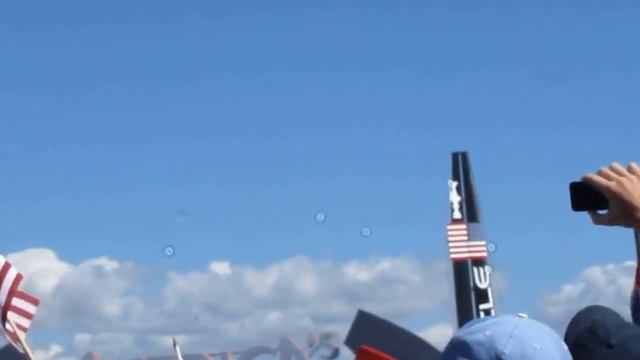TEAM ORACLE PASSES THE FINISH LINE AND WINS THE CUP смотреть онлайн