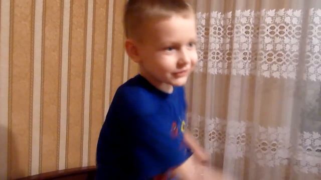 Ромик читает стишок смотреть онлайн