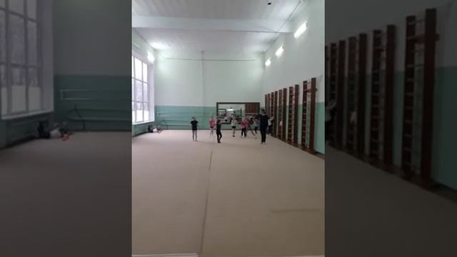 Новая программа, по художественной  гимнастике,тренет первый раз показывает
