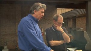 Процесс приготовления мяса на инфракрасном гриле Char-Broil