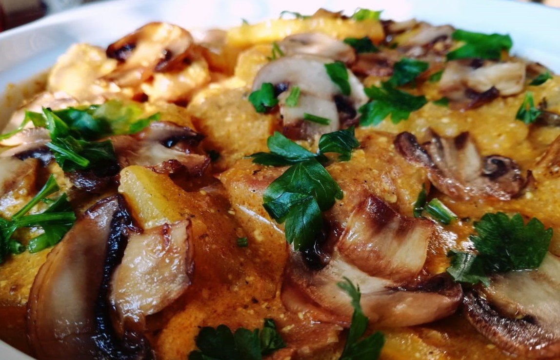 МЯСНОЕ ЖАРКОЕ С ГРИБАМИ И КАРТОФЕЛЕМ