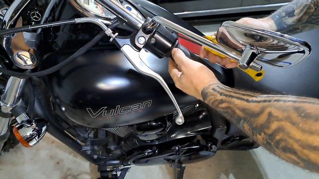 Vulcan 900 Custom New Grips Install.  (Grips Are Made Out Of Aluminum And ABS Plastic)
