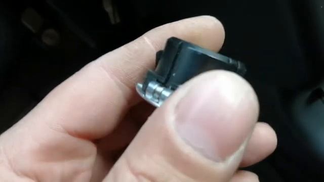 Установка дополнительного прикуривателя (розетки 12V) в штатное место. ВАЗ-2110, 2111, 2112. смотреть онлайн