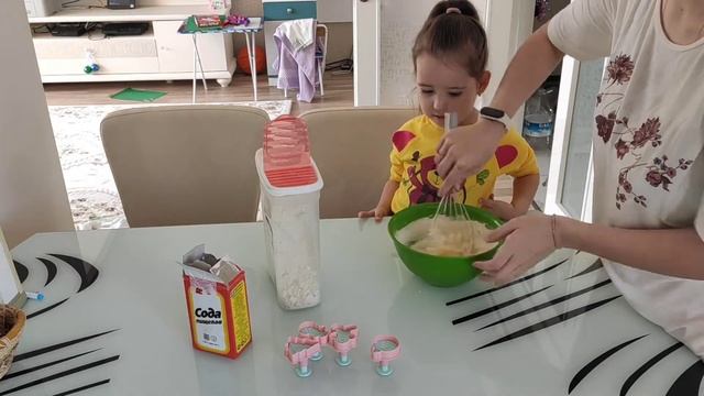 Новогоднее печенье. Рецепт печенья. Новогоднее настроение. Готовим с ребенком. смотреть онлайн