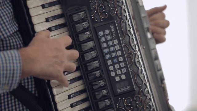 Drunken Sailor - The Irish Rovers & Six-String Soldiers смотреть онлайн