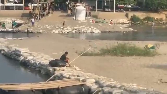 Border Network News, Oscar & Anthony, Ben from Frontline America crossing into Guatemala смотреть онлайн