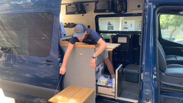VAN TOUR - 2 Minutes | Sleeps 4 | Adventuremobile смотреть онлайн