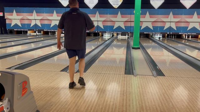 @Rotogripownit RST-X2 v UFO Alert 1 game match | Beef Stu Bowling Ball Reviews смотреть онлайн
