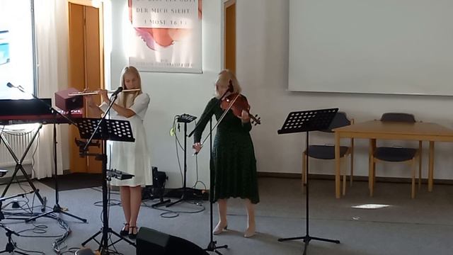 дуэт скрипка и флейта - Лещенко Ольга и Танюшка, Течёт ли жизнь мирно