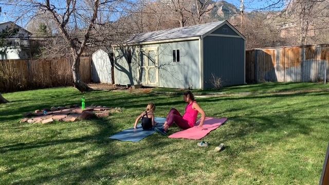 DeBoom Family Workout: 30 minutes of FUN with Fitness смотреть онлайн