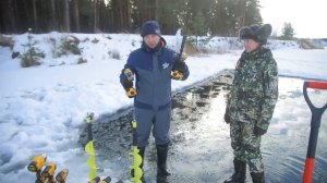 Битва ШУРУПОВЕРТЫ против ГАЙКОВЕРТОВ для зимней рыбалки. Тест электроинструмента для ледобуров!