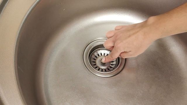 Засыпьте этот порошок в слив! Он прочистит трубы, легко и быстро устранит засор смотреть онлайн