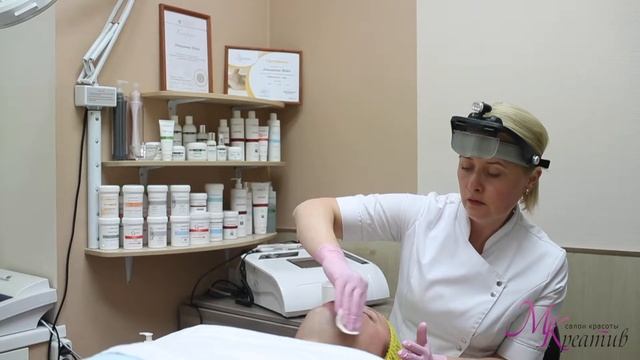 Комбинированная чистка лица в салоне красоты МККреатив смотреть онлайн