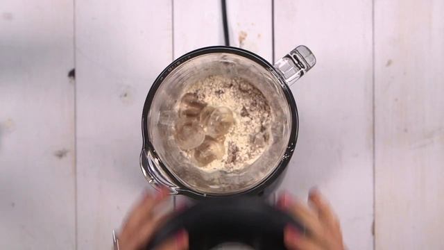 Рецепт: "Шоколадный коктейль Формула 1 с бананом с Гербалайф" (Formula 1 chocolate protein banana) смотреть онлайн