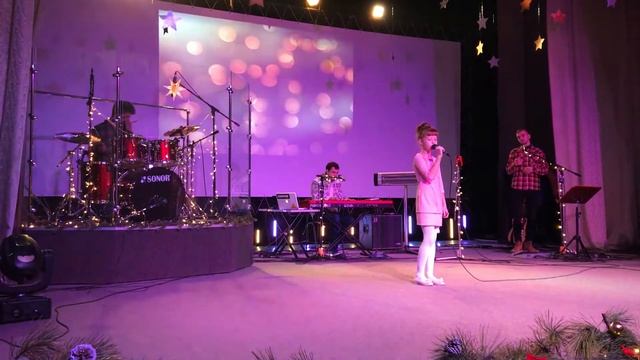 Прославление на рождество девочка 11 лет смотреть онлайн