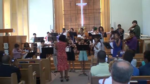 Toccata and Fugue performed by The Elliott Violin Studio смотреть онлайн