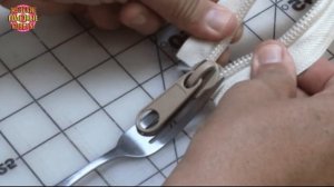 Вставить замок в молнию можно за 2 секунды при помощи обыкновенной вилки!