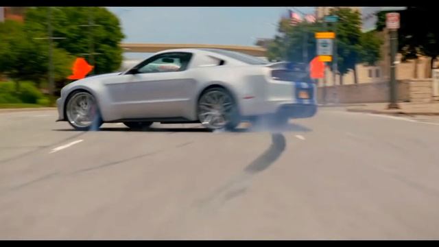 Ford Mustang GT 2013 смотреть онлайн