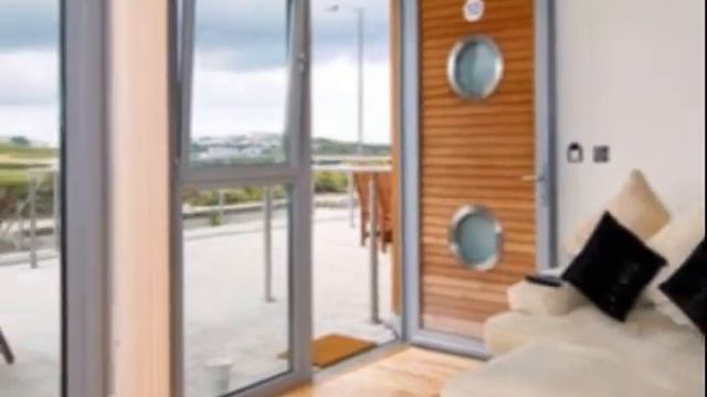 Newquay Cornwall UK Self Cater Holiday Promotion смотреть онлайн