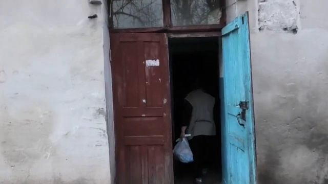 Помощь жителям шахты Челюскинцев смотреть онлайн