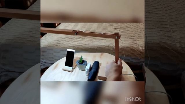 Настольный светодиодный светильник из дерева. смотреть онлайн