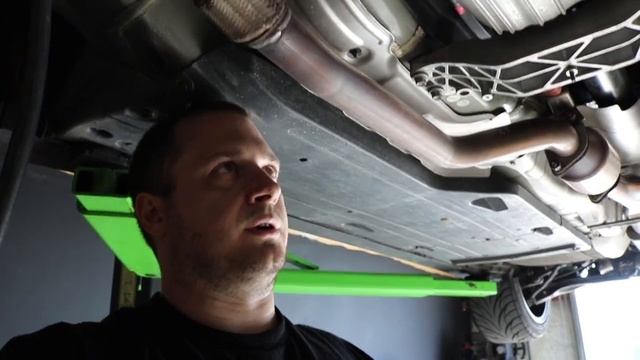 Genesis Coupe Manual tranmission fluid change. смотреть онлайн