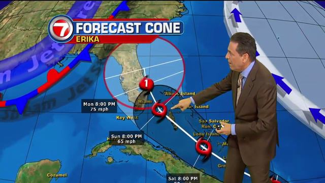 Tracking Tropical Storm Erika смотреть онлайн