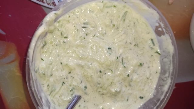 Кабачковые оладьи с соусом из огурцов смотреть онлайн