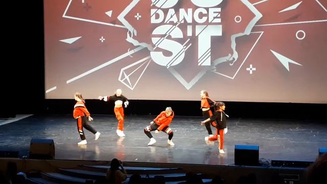 MB Hooliganz Just dance festival смотреть онлайн