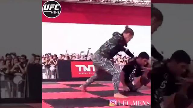 Девочек надо остеригаться смотреть онлайн