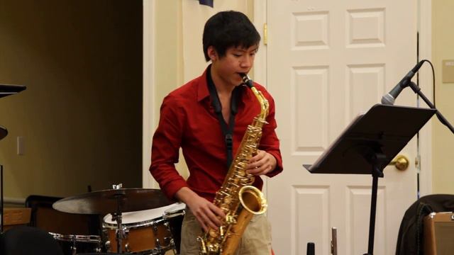 Paul Creston Sonata, Opus 19 for Eb Alto Saxophone 1st movement.avi смотреть онлайн