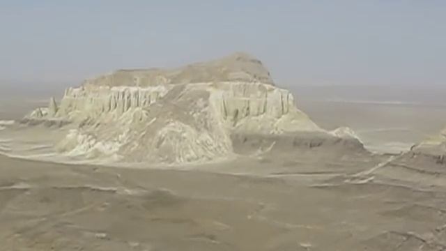 Mountainous desert in Mangyshlak peninsula (Kazakhstan) смотреть онлайн