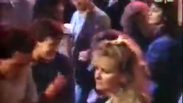 Oingo Boingo Dead Man's Party смотреть онлайн