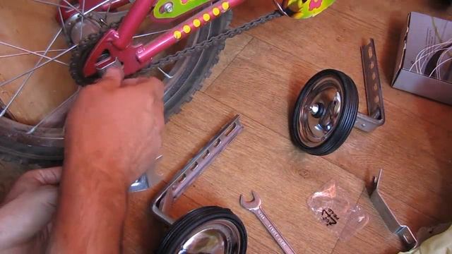 как установить детские колеса на велосипед (боковые дополнительные колеса на велосипед)