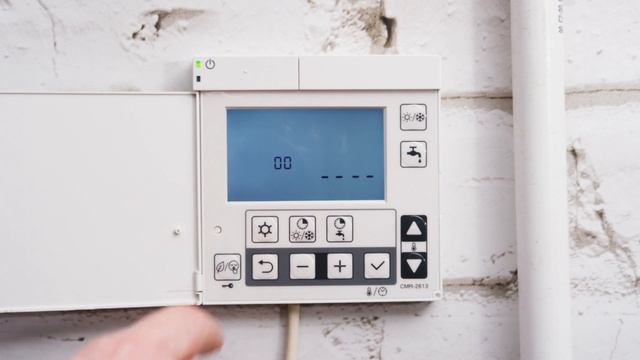 Programming the User level - Aerona3 Heat Pump Controller смотреть онлайн
