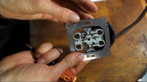 как подключить двойную розетку MAKEL  к  220В