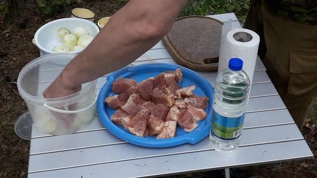 Рёбрышки по-охотничьи и шашлык по-советски, на берегу р.Нёман. смотреть онлайн