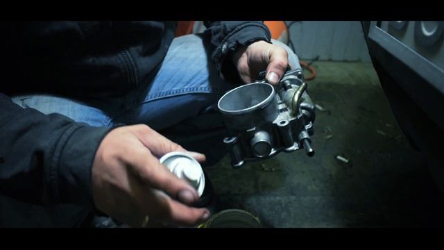 Дроссельная заслонка. Как почистить дроссельную заслонку Subaru. Что делать если плавают обороты смотреть онлайн