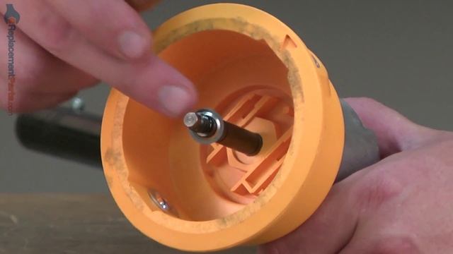 Trimmer Repair - Replacing the Outer Spool & Eyelet (Ryobi Part # 791-181457) смотреть онлайн